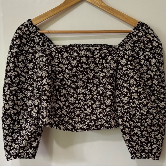 Levi’s| ‘Yvie’ Puff 3/4 Sleeve Smocked Cropped Blouse Floral Black Agate Sz XS - Picture 2 of 6